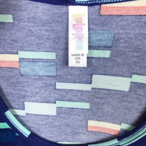 NWT LuLaRoe Blue Geometric Short Sleeve Classic T - Picture 6 of 10